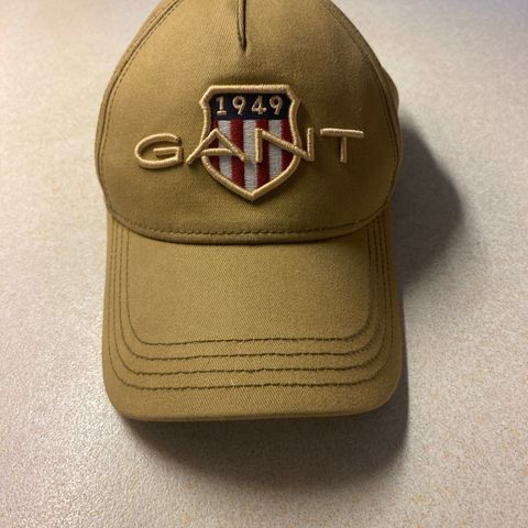 Gant caps.