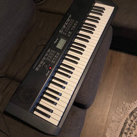 Ringway TBI 100 piano