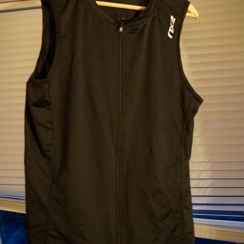 2XU løpevest i L