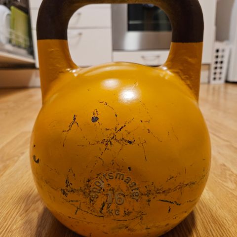 Kettlebell 16 kg fra Sportsmaster