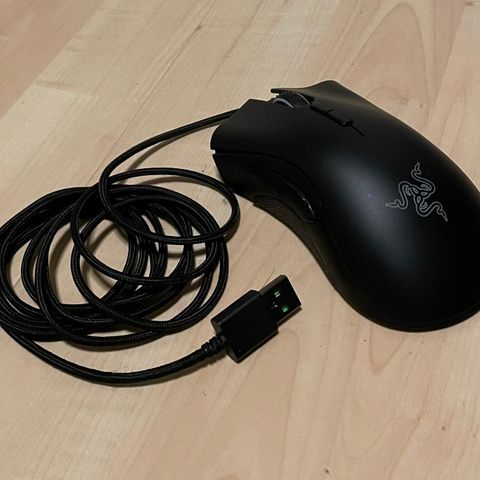 Razer Deathadder Mus