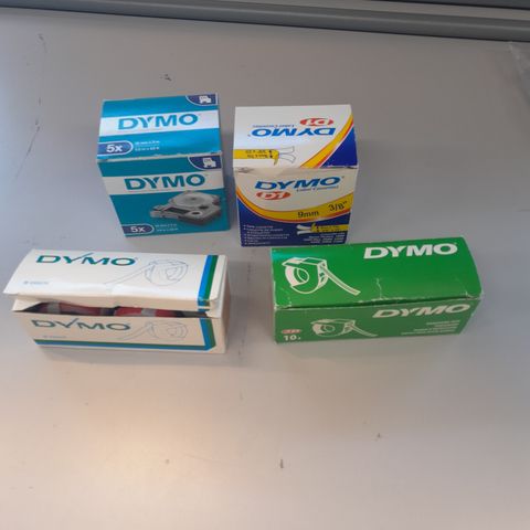 Samling med ulike Dymo-kassetter/Dymo-tape. NYE!