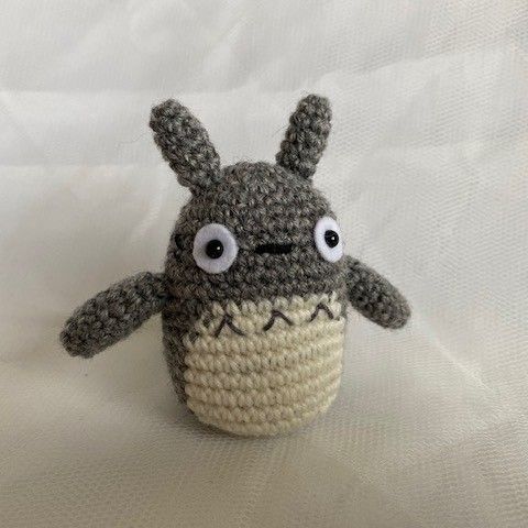 Handlaget grå Totoro mini figure