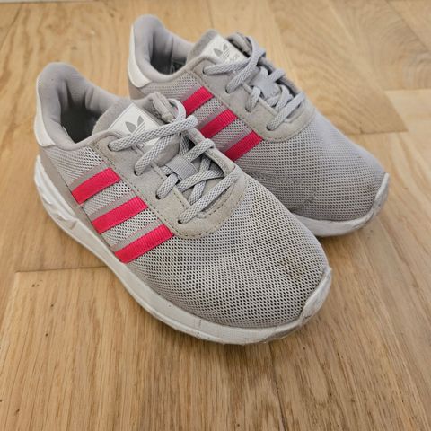 Adidas sko 25