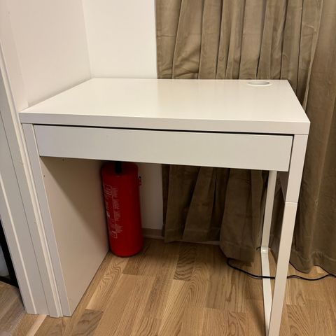 Ikea skrivebord