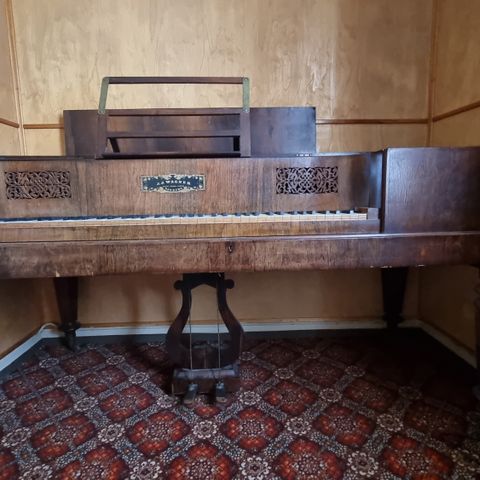 Musikalsk klenodium: Fortepiano fra ca. 1850