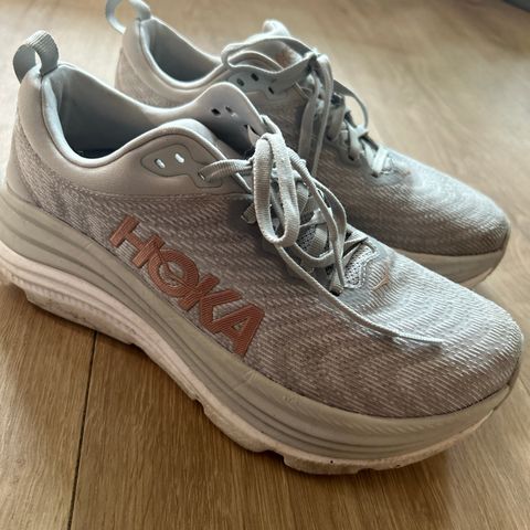 HOKA gaviota 5