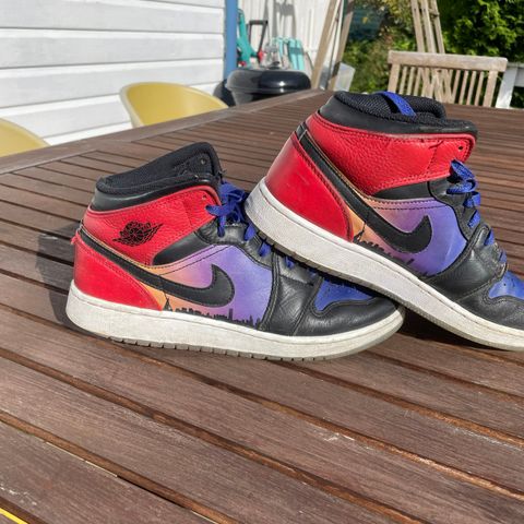 Jordan 1 skyline