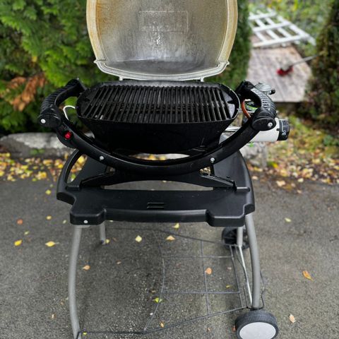 Selger en liten Gassgrill fra WEBER Qseries