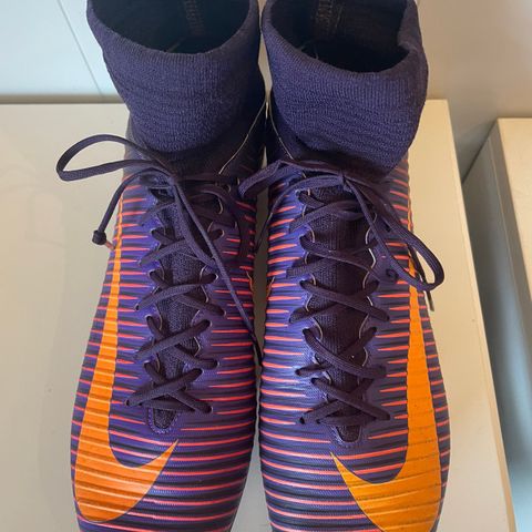 Fotballsko Nike str 40.5