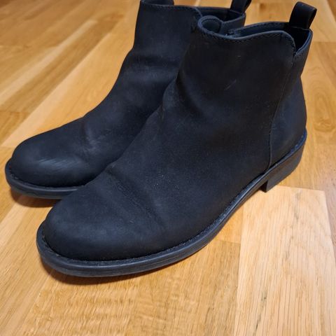 Svarte boots str 36