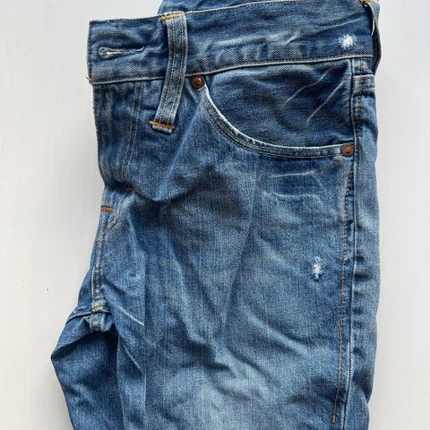 Levis low waist shorts