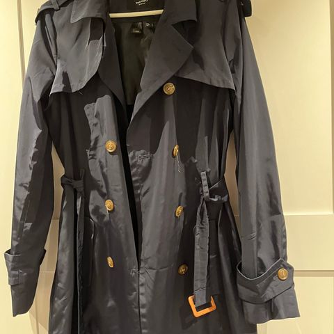 Trenchcoat fra Mango