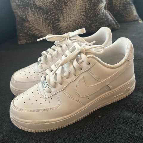 Nike Air Force 1 str 40