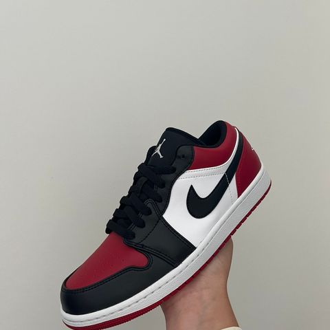 Jordan 1 low bred toe