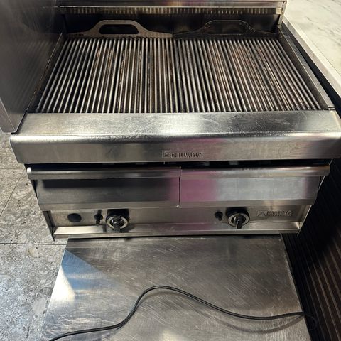 Gassgrill i god stand -. Ca 80 cm