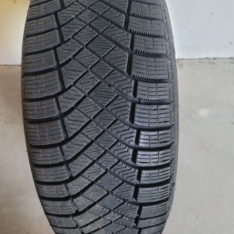 4 stk Pirelli Ice Zero 205/55/R16 94T piggfrie vinterdekk