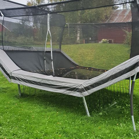 V trampoline