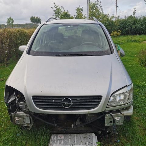 Opel zafira Deler fra 100kr