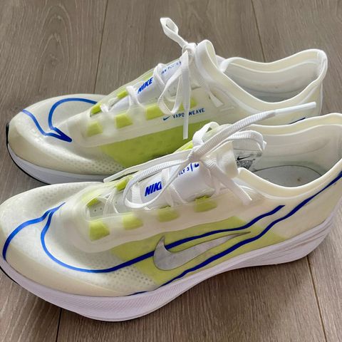 Nike Zoom Fly 3 str39/25cm