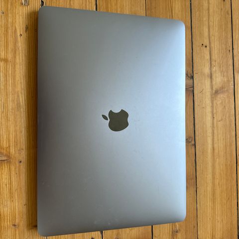 MacBook Pro 13 M2 2022 8/256GB (stellargrå)