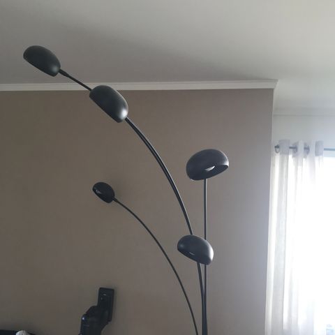 Sort stå lampe