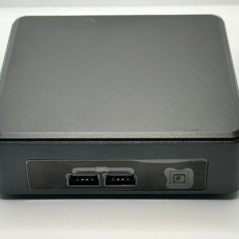 Intel NUC GEN7 i5 8GB RAM 256GB NVMe Win11 eller Linux