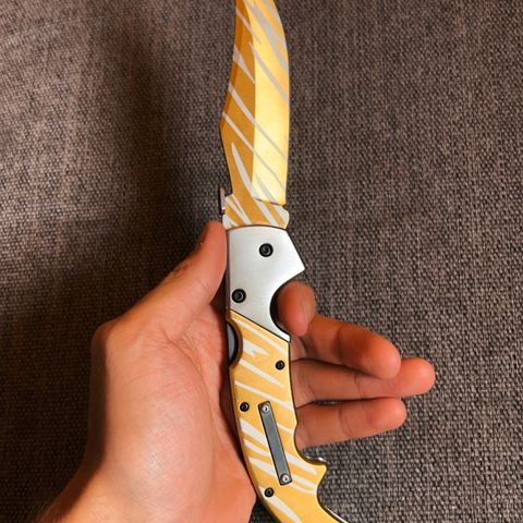 Falchion Knife Tiger Tooth