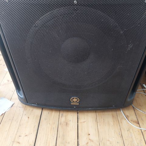 Yamaha MSR 800w aktiv (1) SUBWOOFER