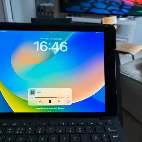 iPad 9 generasjon med tastatur deksel