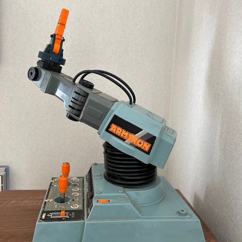 Robotleke Armtron "tomy" fra  80-tallet