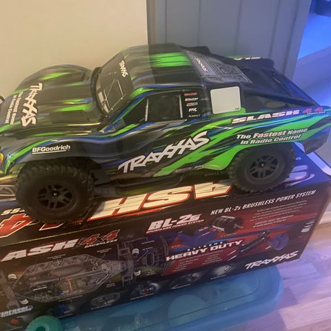 Traxxas. Slash. 2seller børsteløs , selges / byttes