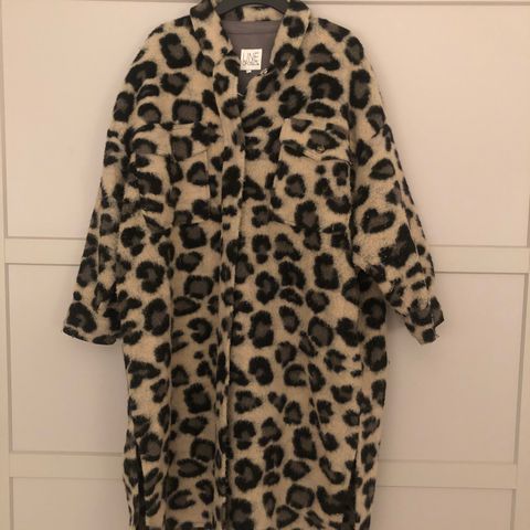 Line of Oslo skjortejakke oversized leopard str S / M (hentes/sendes)