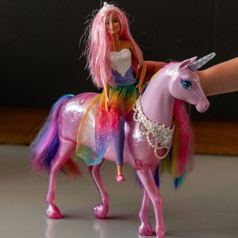 Barbie Dreamtopia Magical Lights Unicorn