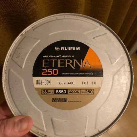 Fuji Eterna 250 og 500 35mm farge film Fujifilm