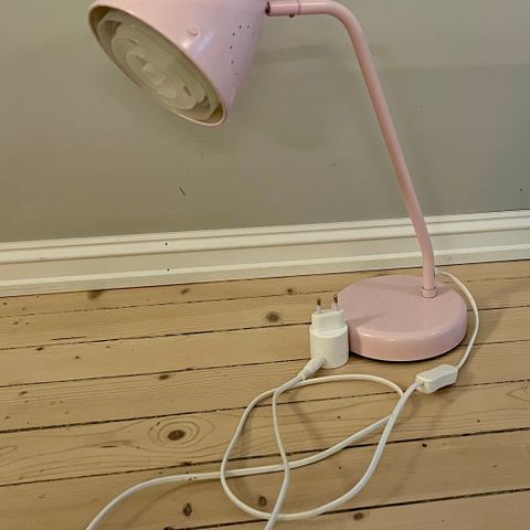 Rosa Ikea Bordlampe