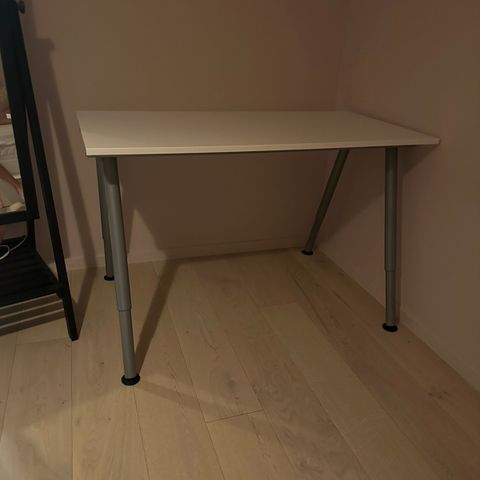 IKEA skrivebord galant