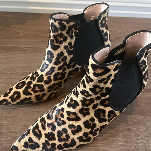 Leopardstøvletter fra Zara