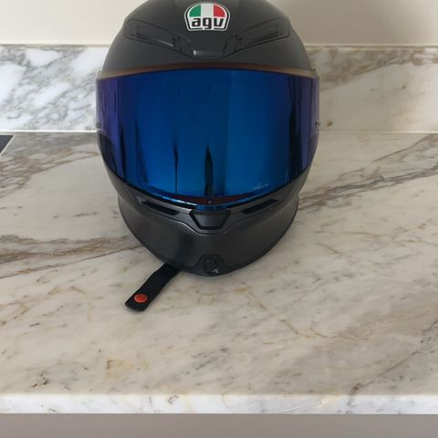 Agv k6s helhjelm selges!