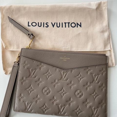 Louis Vuitton Melanie Pochette MM Tourterelle