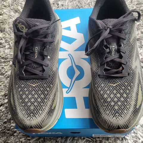 Hoka Clifton 9 til salgs