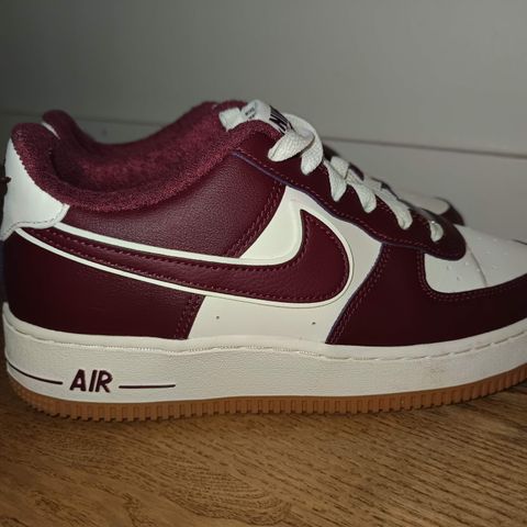 Nike Air Force 1 LV8 College Pack GS