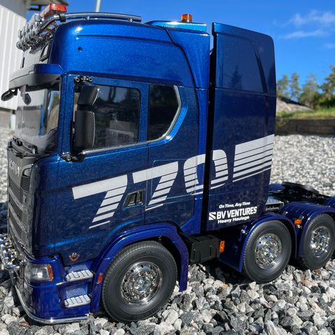 Tamiya  1:14 Scania 770S 8x4 med Servonaut motor,Radio og lyd & lyssett.