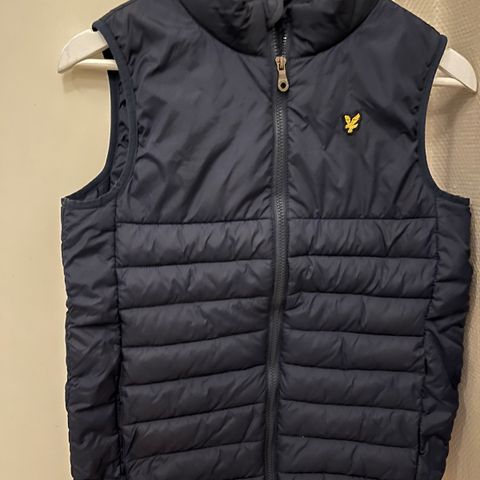 Lyle & Scott-vest selges- som ny!