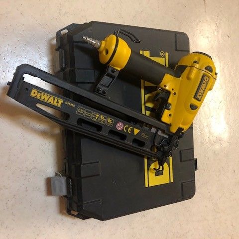 Dewalt spikerpistol D51256.