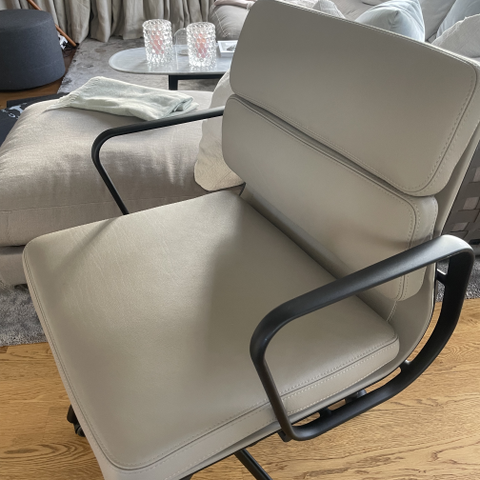 VITRA Soft Pad Chair 217 Charles & Eames