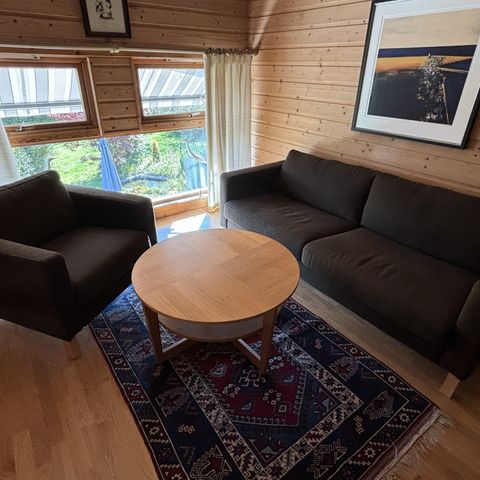 IKEA Carb P2 sofa (2-seter og stol) og Vejmon bord