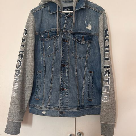 Hollister str M