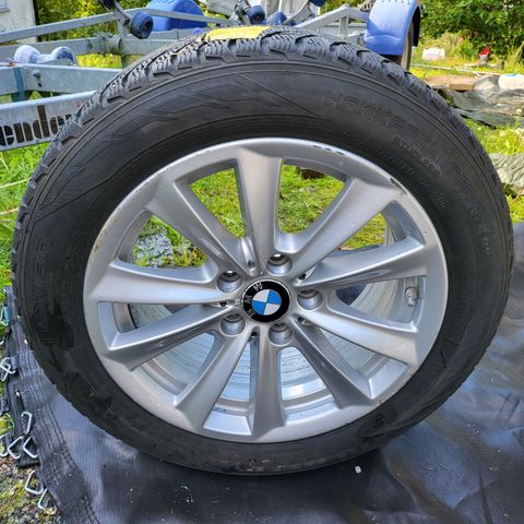 Strøkne vinterdekk på felg, Nokian 225/55/R17, 5/120 Bolt BMW X1