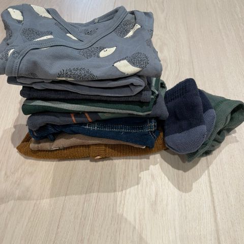 Diverse babyklær str 50-62, selges samlet for 250kr